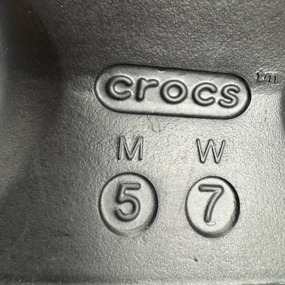 CROCS Metallic Silver Mary Jane Platform Clogs with Studded Strap Women’s Size 7